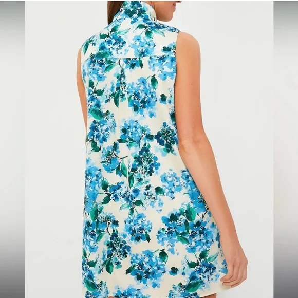 Tuckernuck Charlie dress in waters edge hydrangea size M - Picture 3 of 5